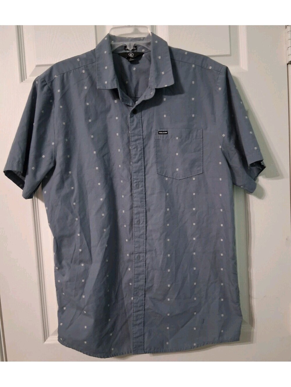 Volcom men's blue short sleeve shirt US/EU XL, good condition,  modern fit